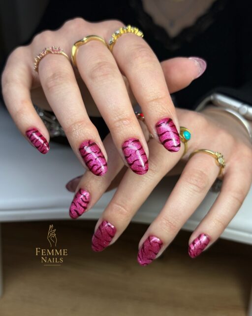 Ak sa niekedy zamýšlaš, ako by vyzerala červená zebra, tak už vieš.. 😂❤️🦓  #nails #nechty #gelovenechty #manikura #handlova