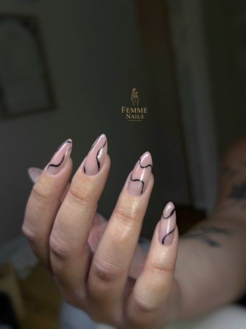 🖤💅🏼  #nails #nechty #gelovenechty #manikura #handlova